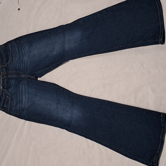 Loft Outlet Bootcut Jeans. Size 6. Medium Wash. - Picture 7 of 16